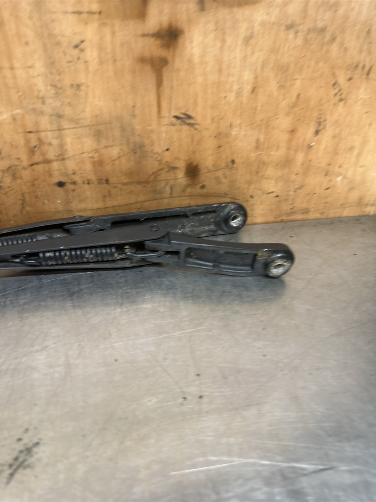 AUDI TT 8J MK2 2010 FRONT WINDSCREEN WIPER ARMS PAIR 8J2955407A