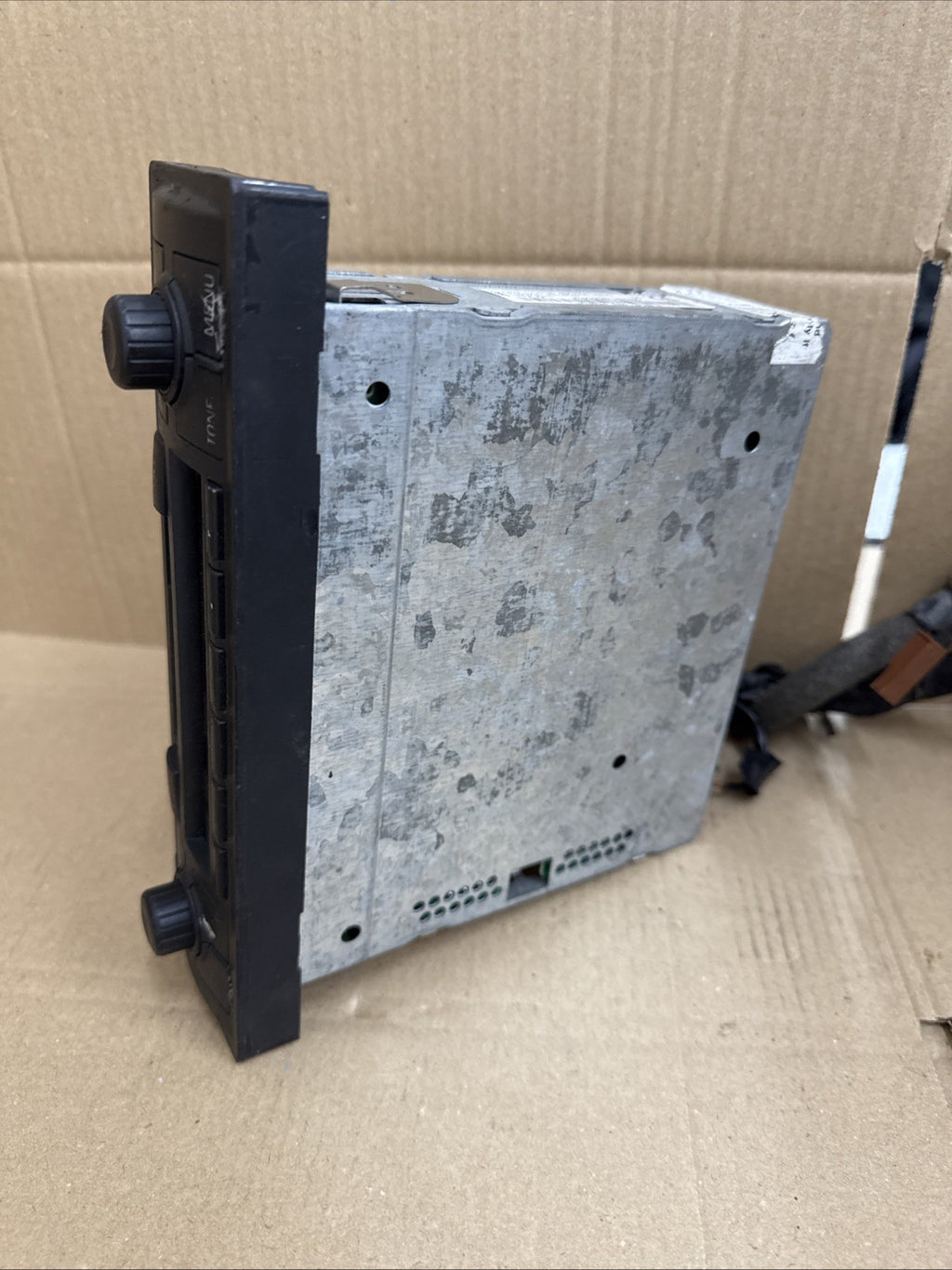 4B0035152C 2003 AUDI TT RADIO STEREO CASSETTE PLAYER HEAD UNIT With No Code