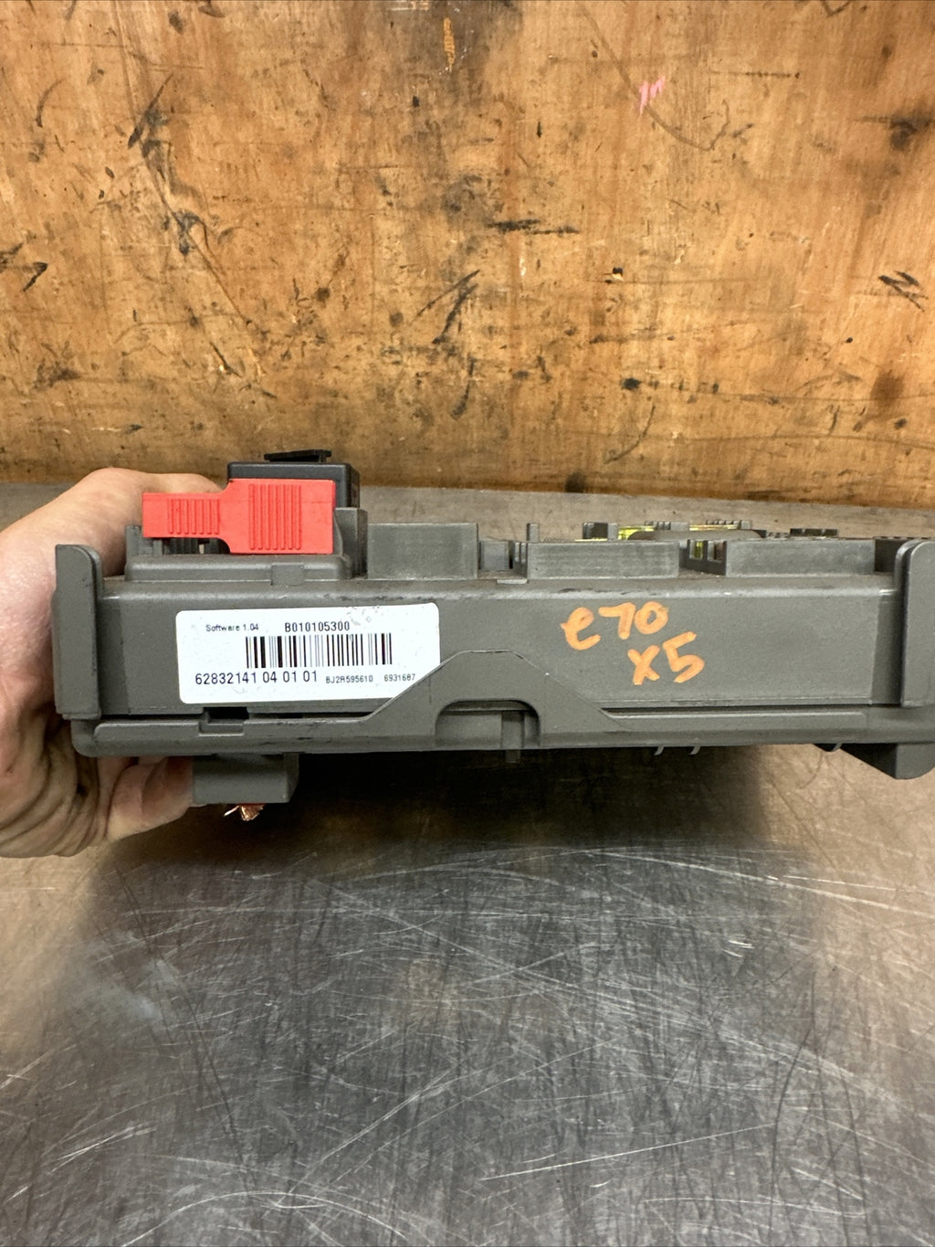 BMW  X5 E70 Fuse Box Relay Unit Module Power Distribution B010105300 B552 