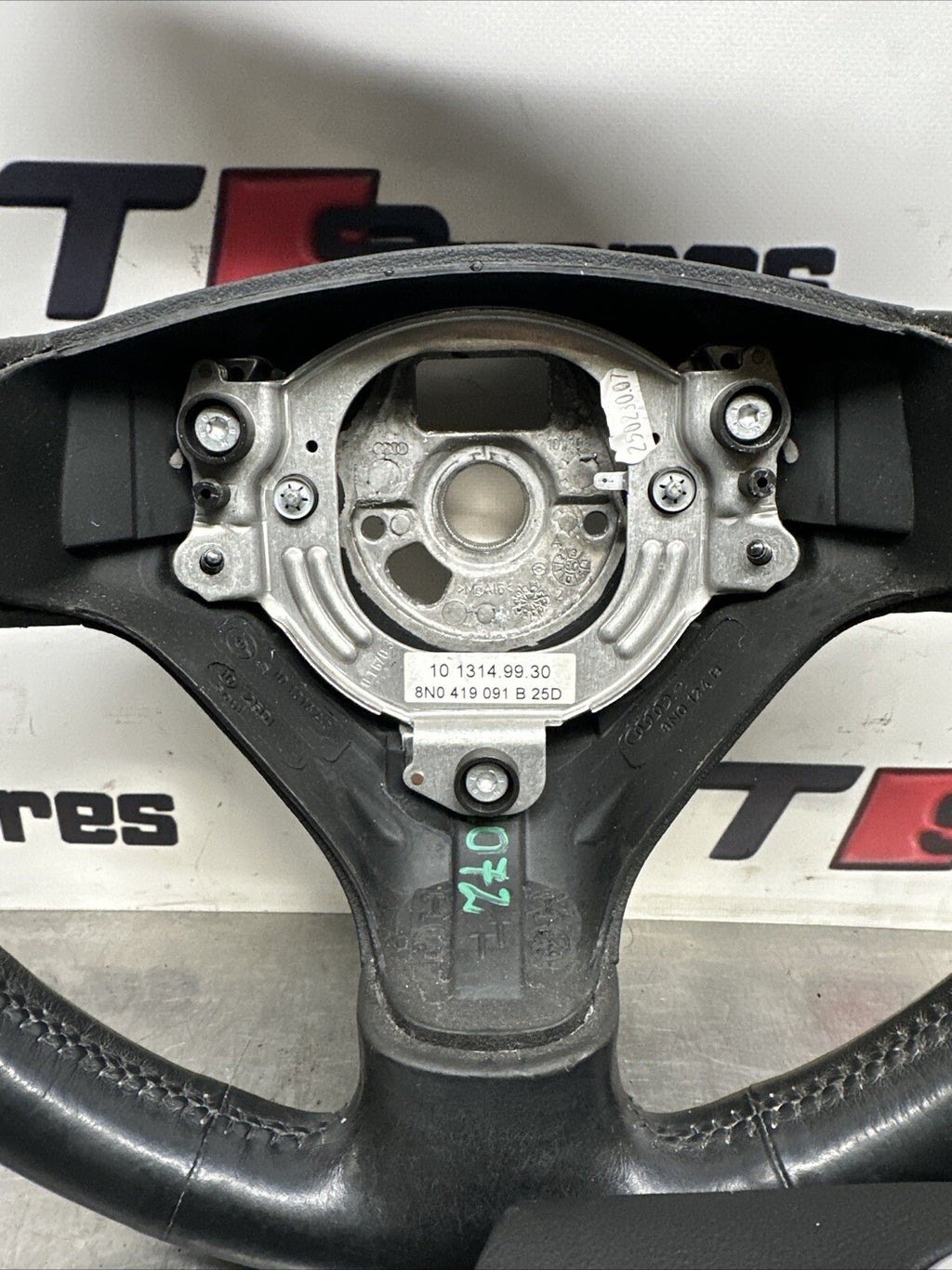 Audi TT Mk1 8N 1998-2006 Steering Wheel inc Centre Horn Button Press