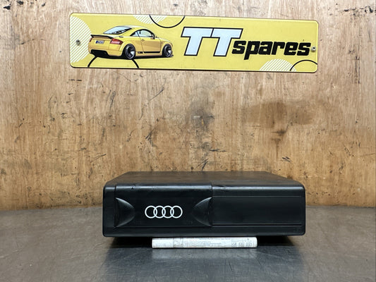 4D0035111B 1167432 Audi A8 D2 CD CHANGER WITH MAGAZINE   Matsushita