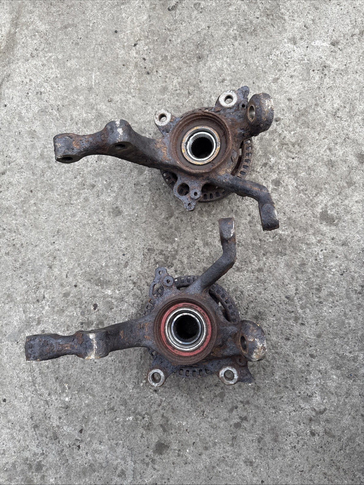 VW Golf MK3 GTI VR6 Vento Corrado Front Pair Wheel Hubs Bearing Housing Genuine