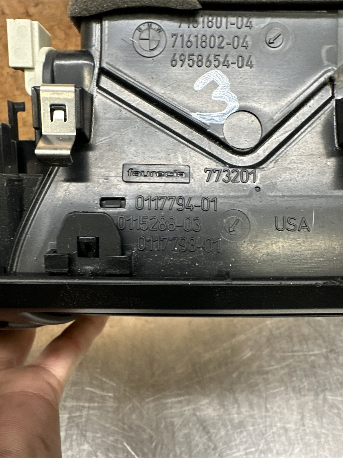 BMW X5 E70 X6 E71 07-13 DASHBOARD CENTRE AIR VENT WITH GLOVE BOX SWITCH 7161801