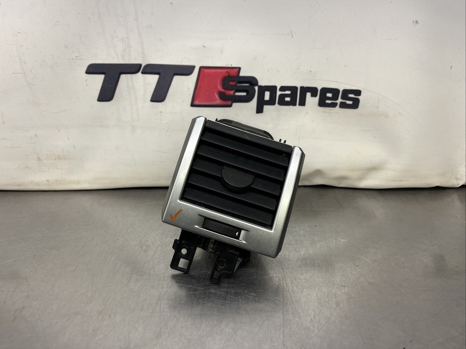 Jbd500170xxx 2005-2009 Range Rover Sport Dash Middle Left Side Air Vent