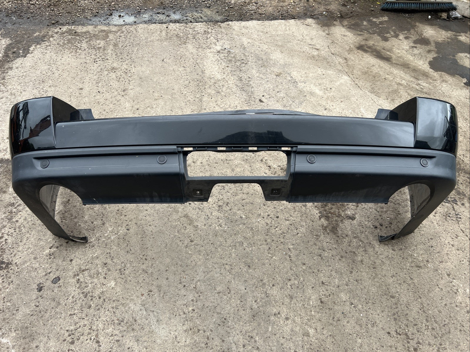 GENUINE RANGE ROVER L320 FACELIFT REAR BUMPER Black  2010-13 PART