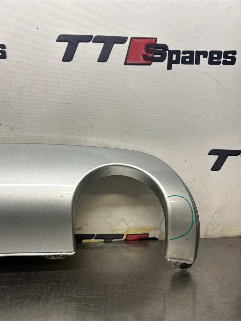 Audi TT 8N Mk1 Lower Rear Spoiler Valance Diffuser Twin Exit LY7W  8N0807421A