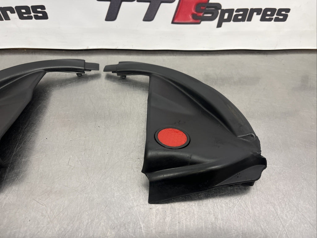 Audi TT 8N Mk1 Roadster  Door Rubber Seals  and Reflectors 8N7837778