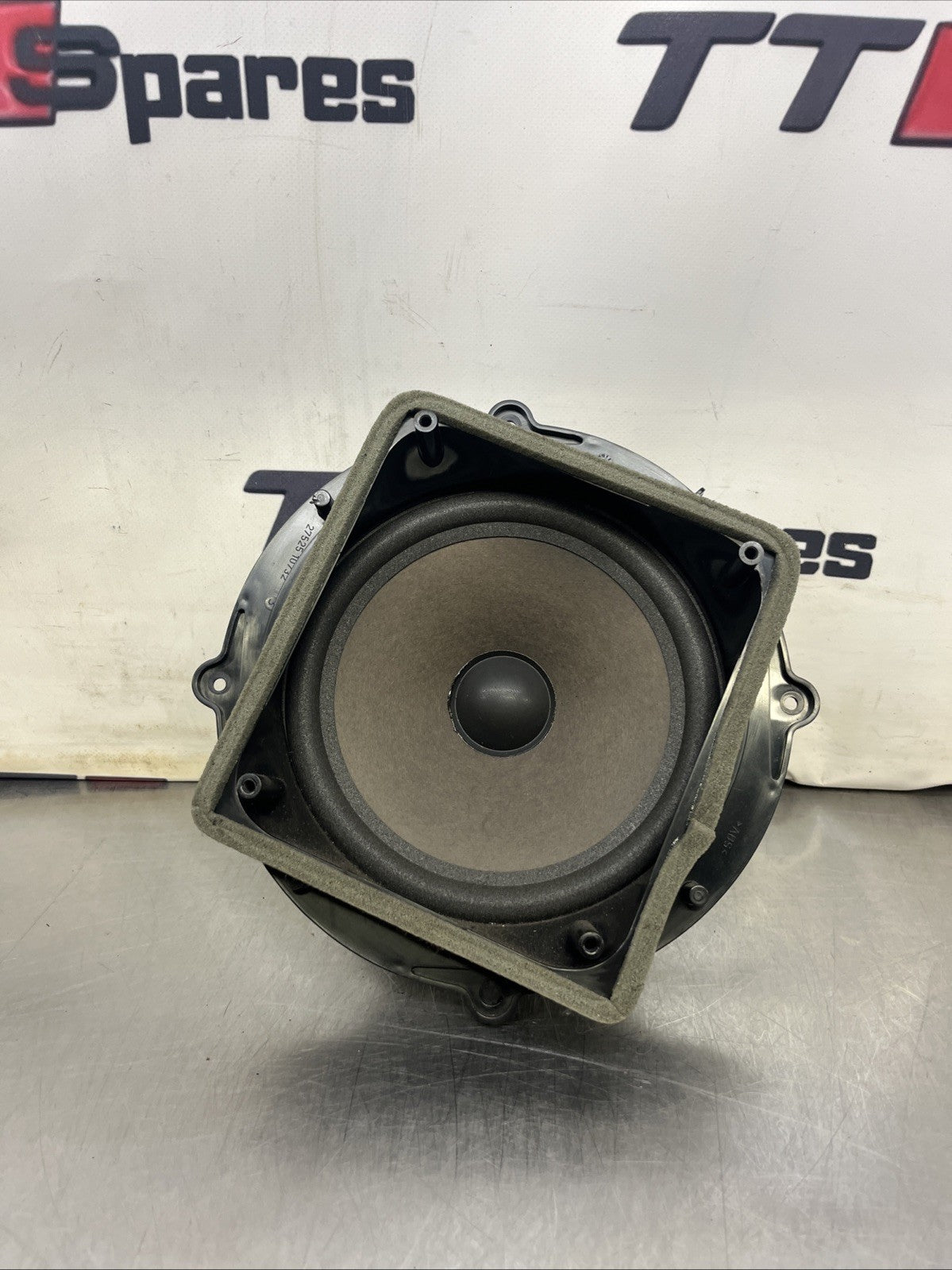 Audi TT 8N Mk1 Roadster Bose Subwoofer 8N7035401