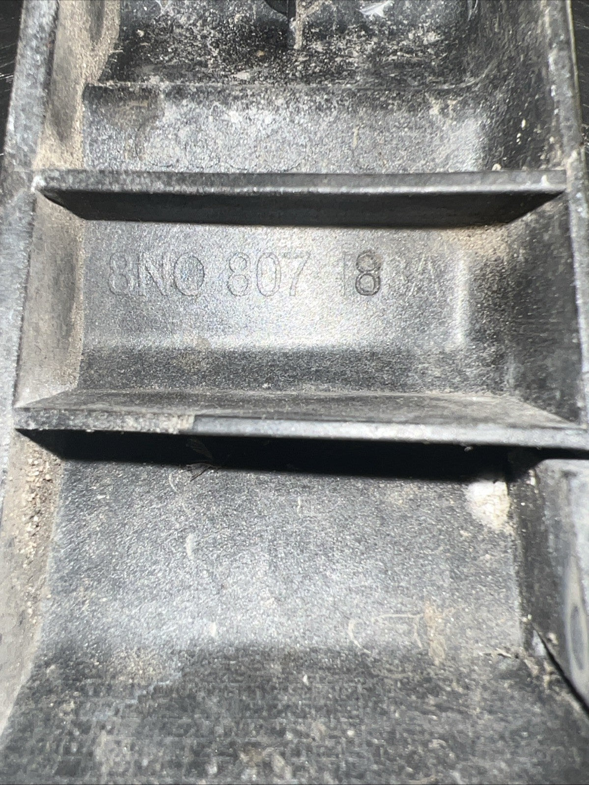 Audi TT 8N Mk1 NS Left Front Bumper to Wing Guide Bracket Mount Support	