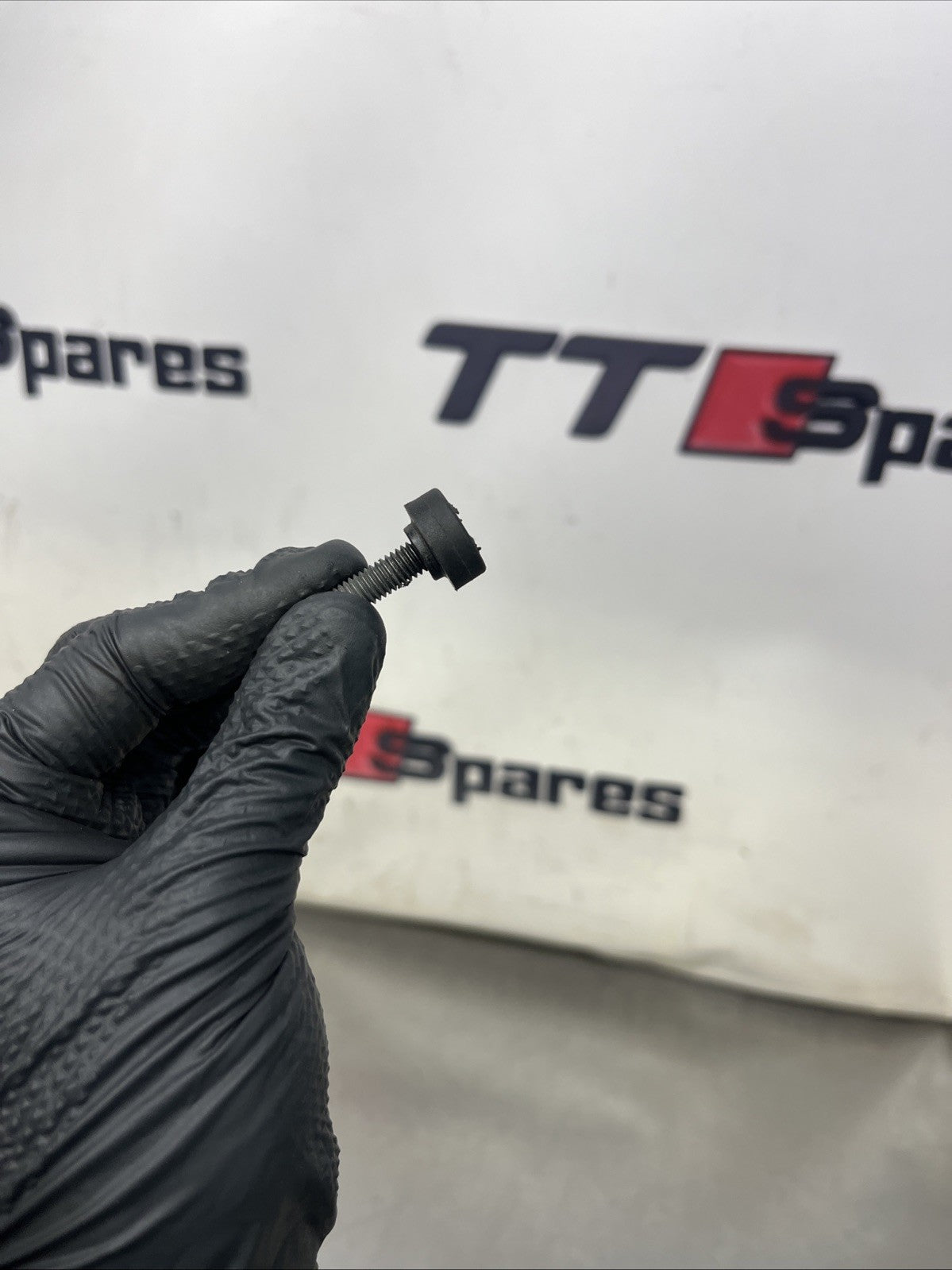 Audi TT 8N Mk1 Engine Bay Trim Fixing Bolt Screw Genuine 8N0103531