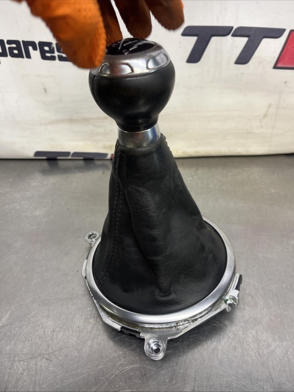 8J2863916A Audi TT Gear Knob Console Surround Trim 6 Speed Manual 2007 MK2 8J 
