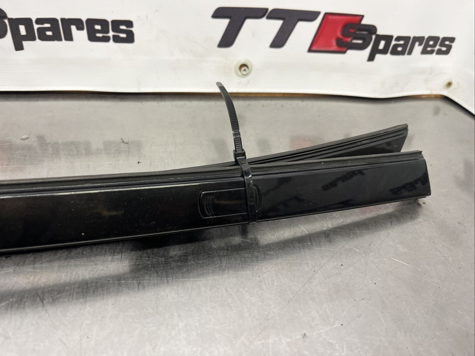 AUDI TT MK1 8N 98-06 COUPE PAIR ROOF GUTTER TRIMS RAILS Black Lz9v