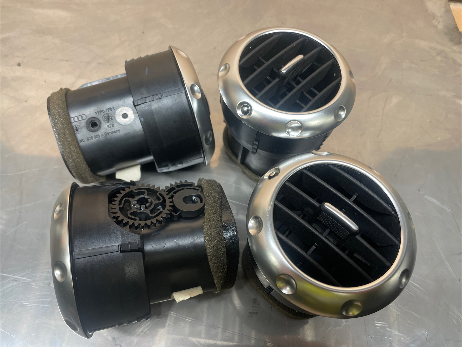 *SET OF 4* Audi TT 8N Mk1 Coupe Roadster Dash Air Vents Heater 8N0820901 *Mint*