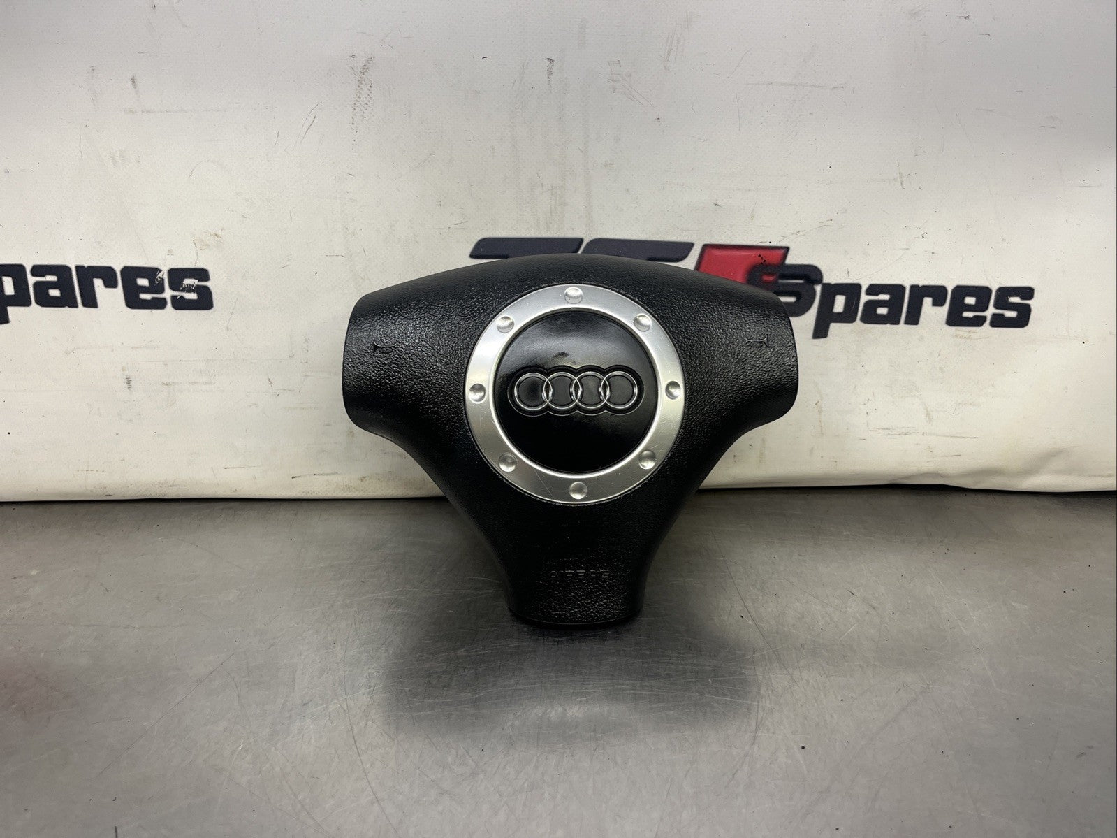 AUDI TT Mk1 (8N) 1999-2006 Steering Wheel airbag RHD 8N0880201E