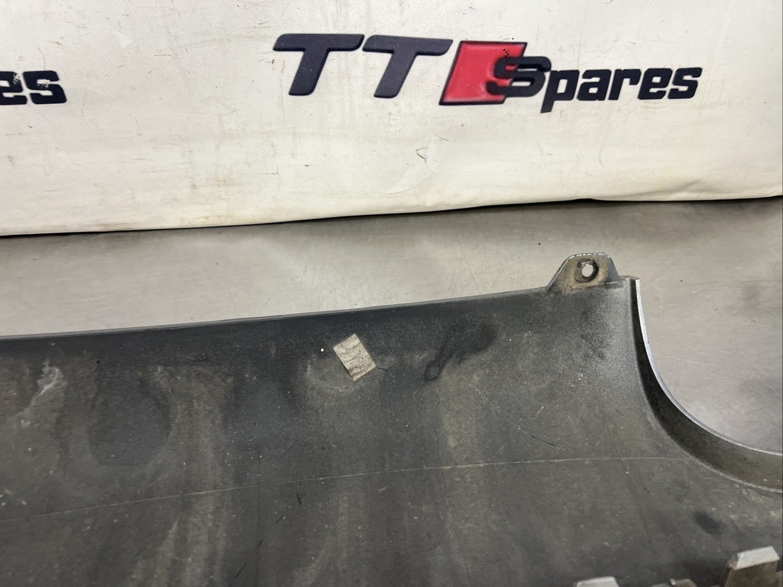 Audi TT Mk1 8N 1998-2006 Twin Exhaust Rear Bumper Diffuser Valance LY7J Silver