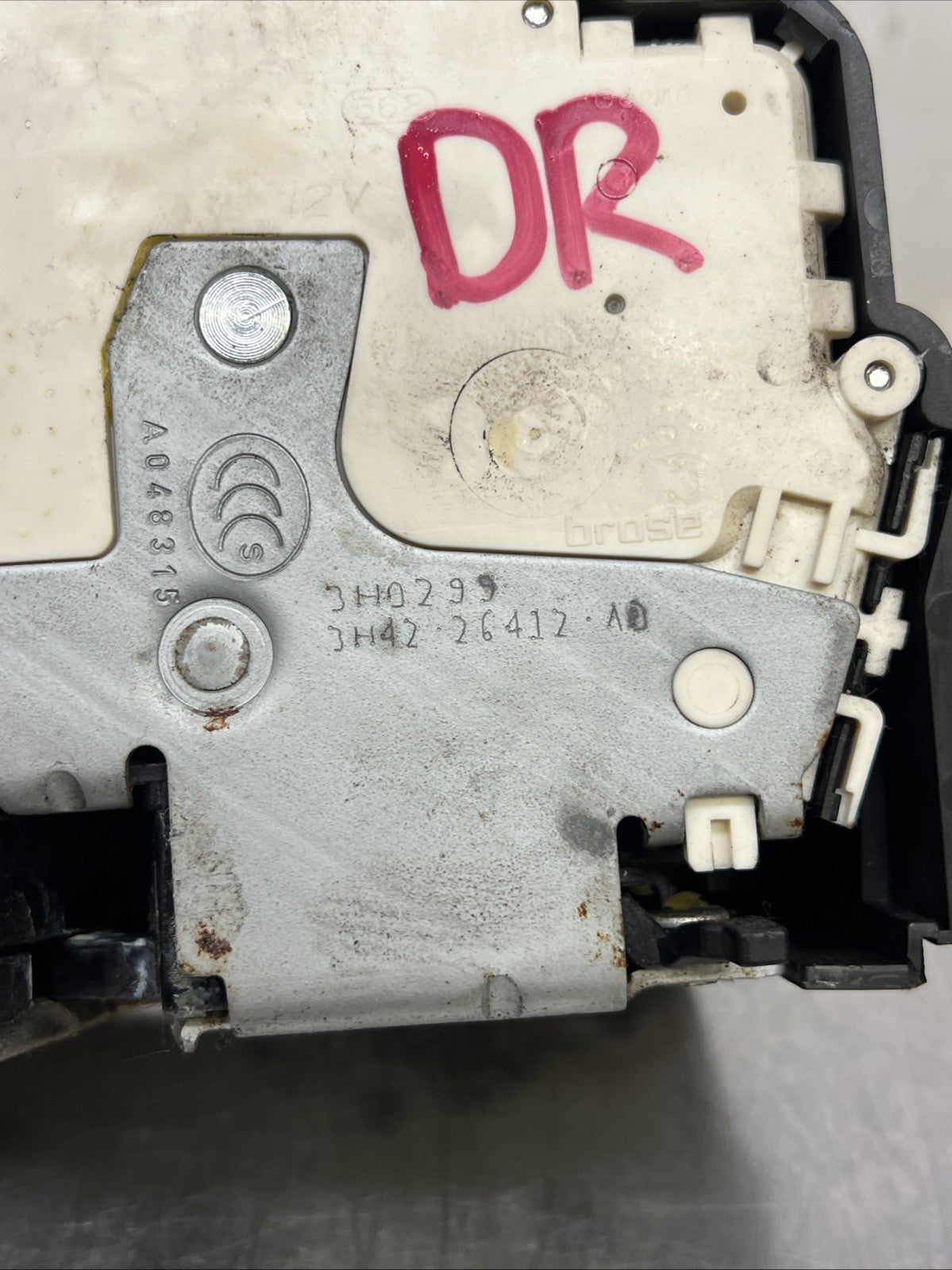 Land Rover Range Rover L322 Rear Right Driver Side door lock 3H42-26412-AD