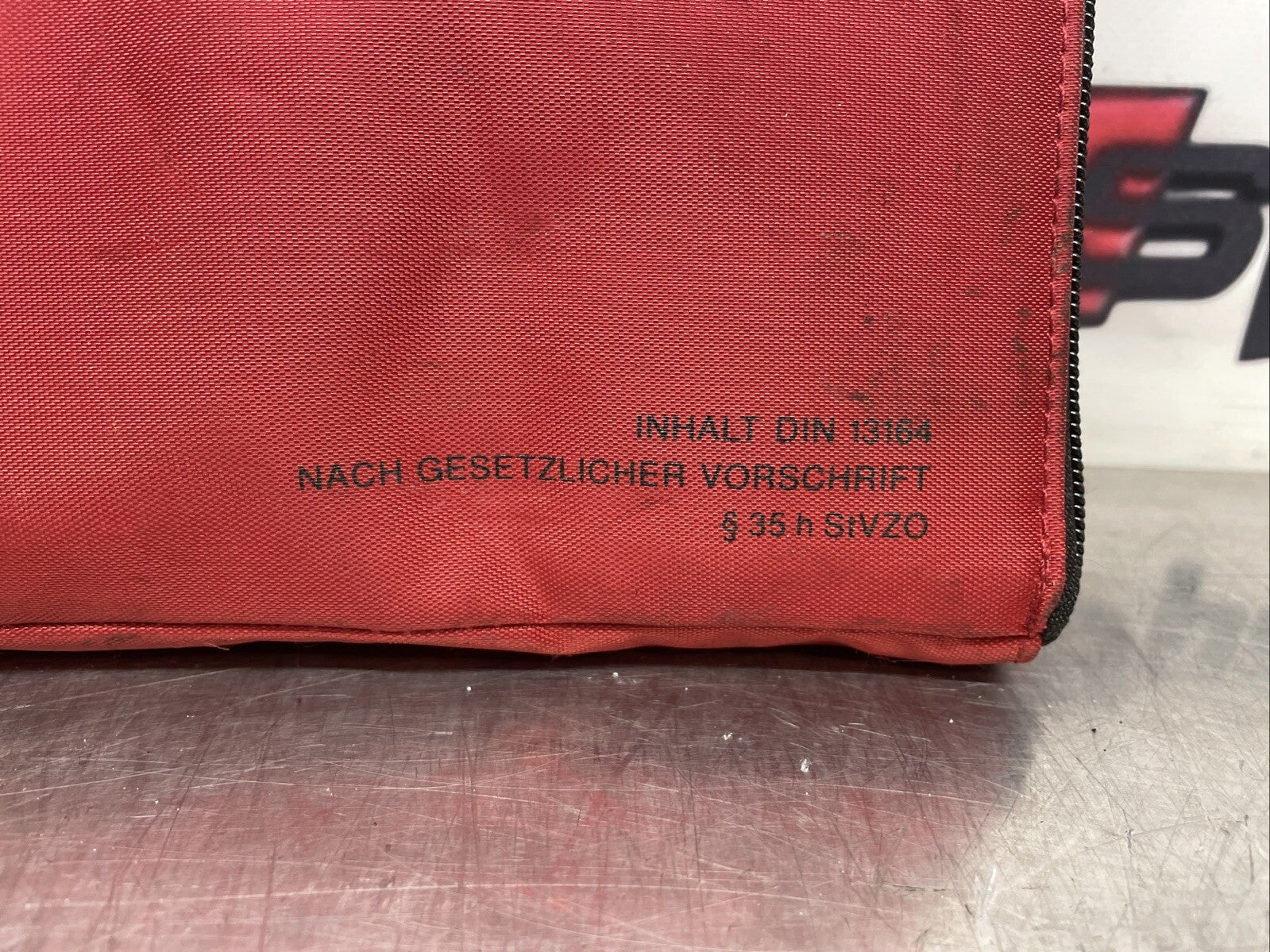 Audi A4 8K B8 Emergency First Aid Kit Red Case Style 8K0860282