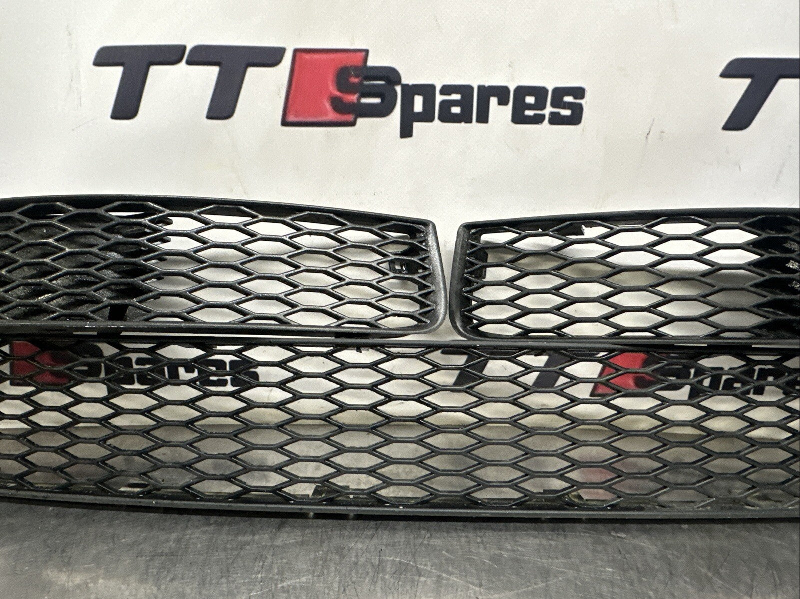 Audi TT Mk1 Front Bumper Centre Lower Grills  8N0807683A GENUINE OEM set