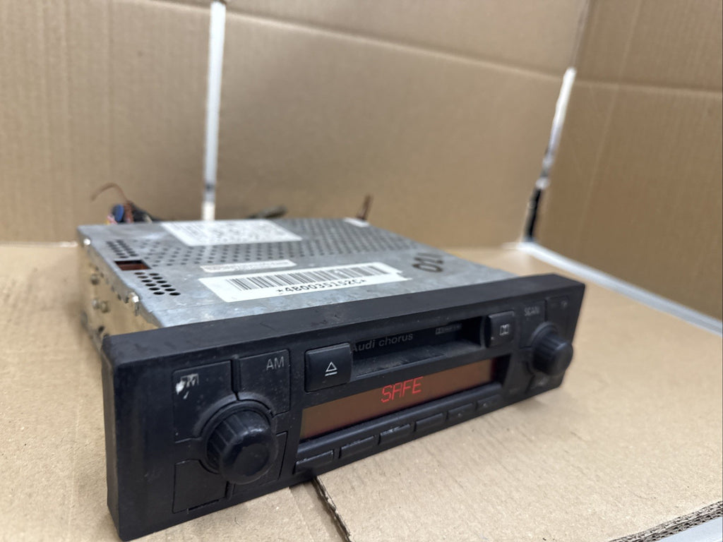 4B0035152C 2003 AUDI TT RADIO STEREO CASSETTE PLAYER HEAD UNIT With No Code