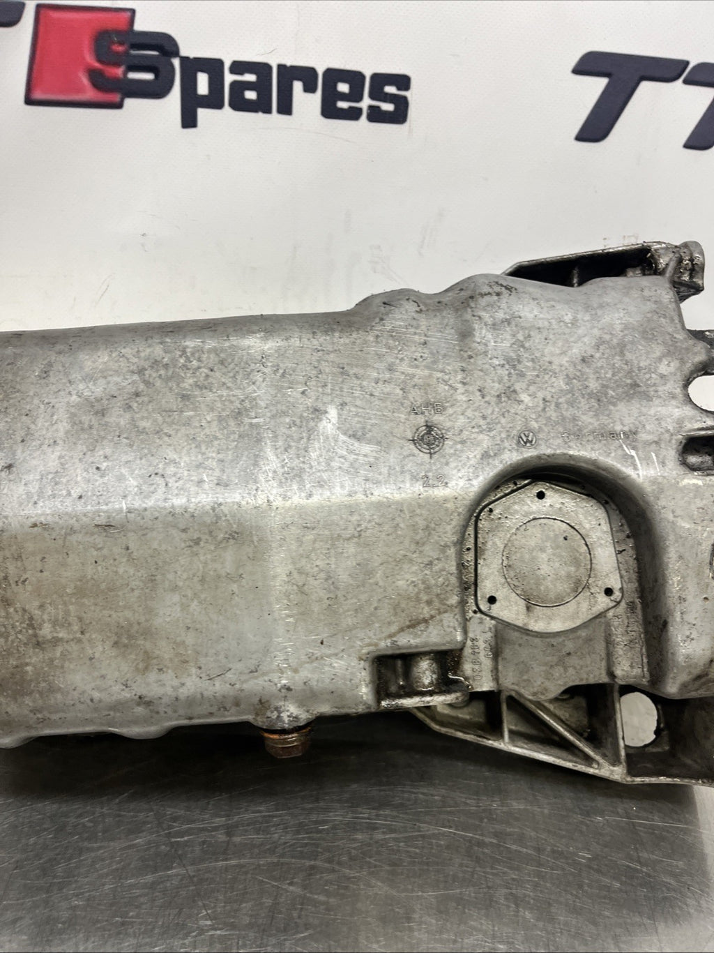 Genuine VW VAG Audi Seat Skoda 1.8T 1.9 TDI Sump Oil Pan with Sensor 038103603L