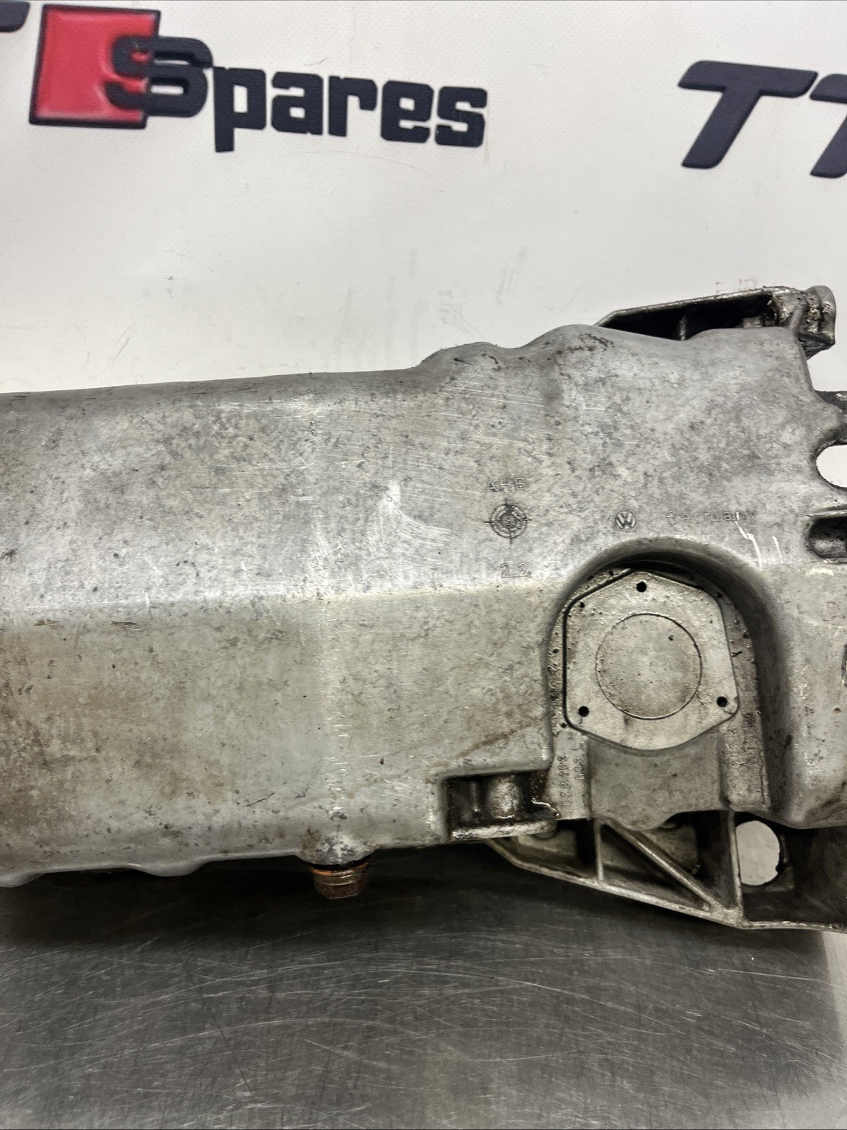Genuine VW VAG Audi Seat Skoda 1.8T 1.9 TDI Sump Oil Pan with Sensor 038103603L