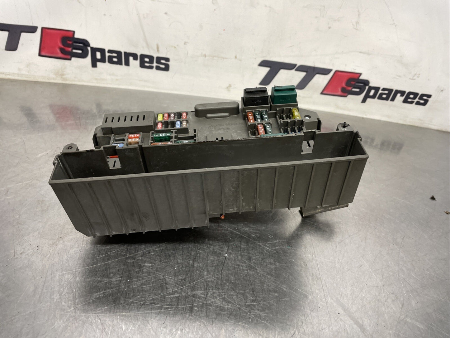 518967010C 697638402 Fuse box  for BMW X5 UK1730634-10