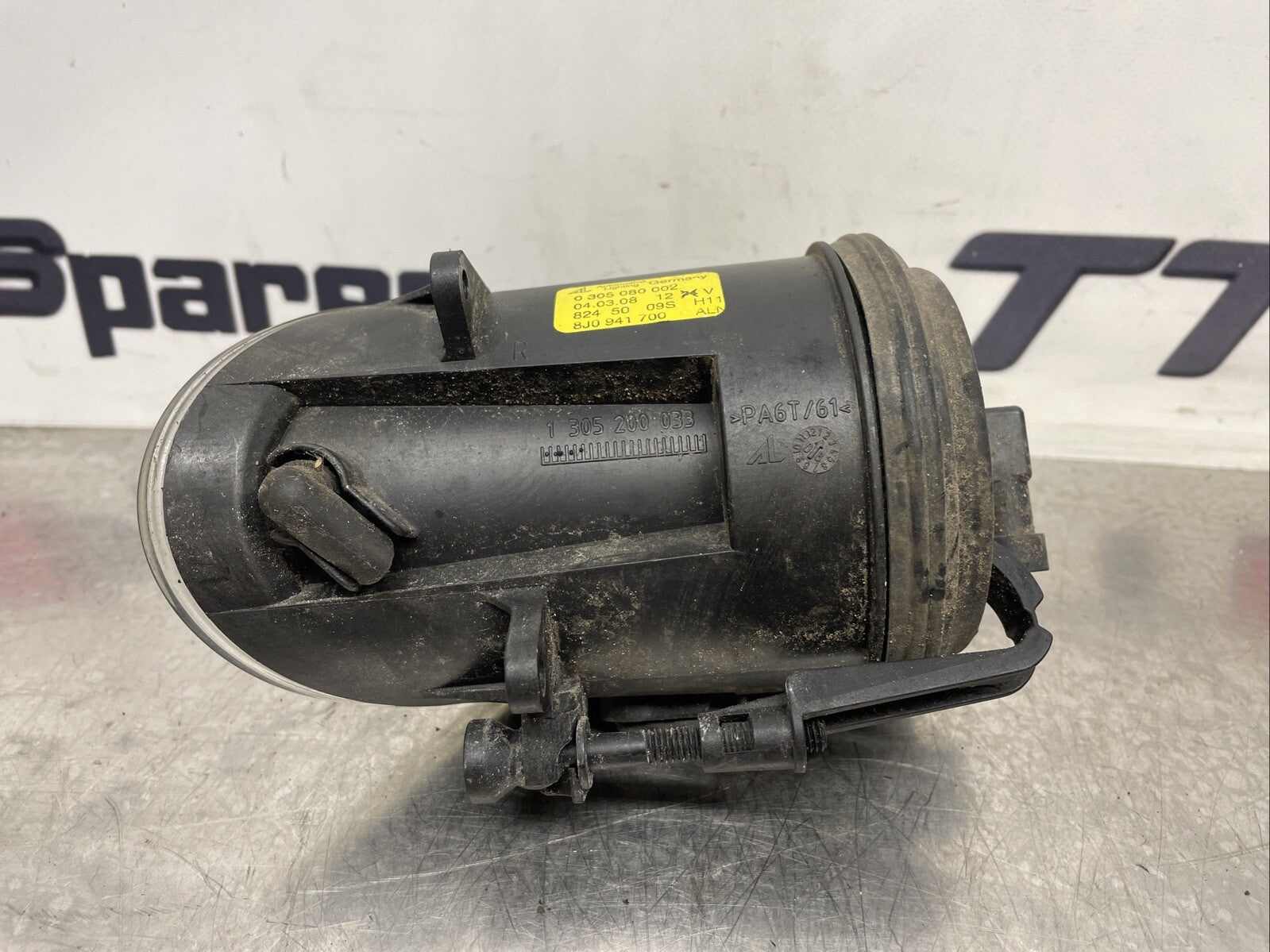 06-14 AUDI TT MK2 FOG LIGHT DRIVERSIDE 8J0941700 USED 