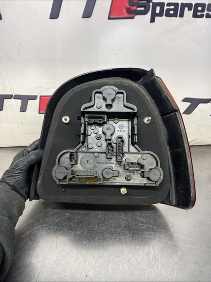 VW GOLF MK3 (92-98) Passengers (N/S/R) Side Rear Outer Light - 1H6945111A  