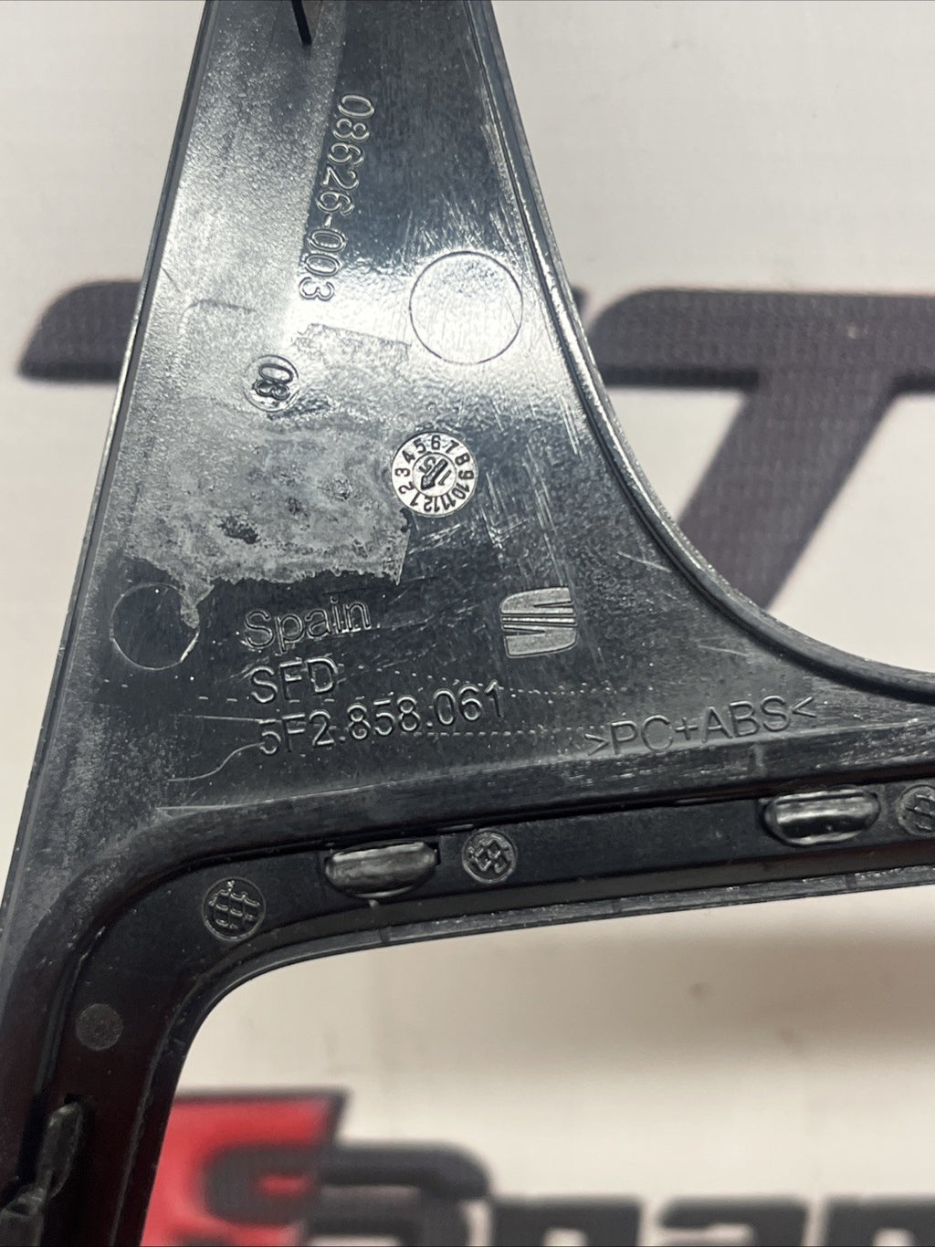 16-19 SEAT LEON FR MK3 5F CENTRE DASHBOARD TRIM BLACK 5F2858061