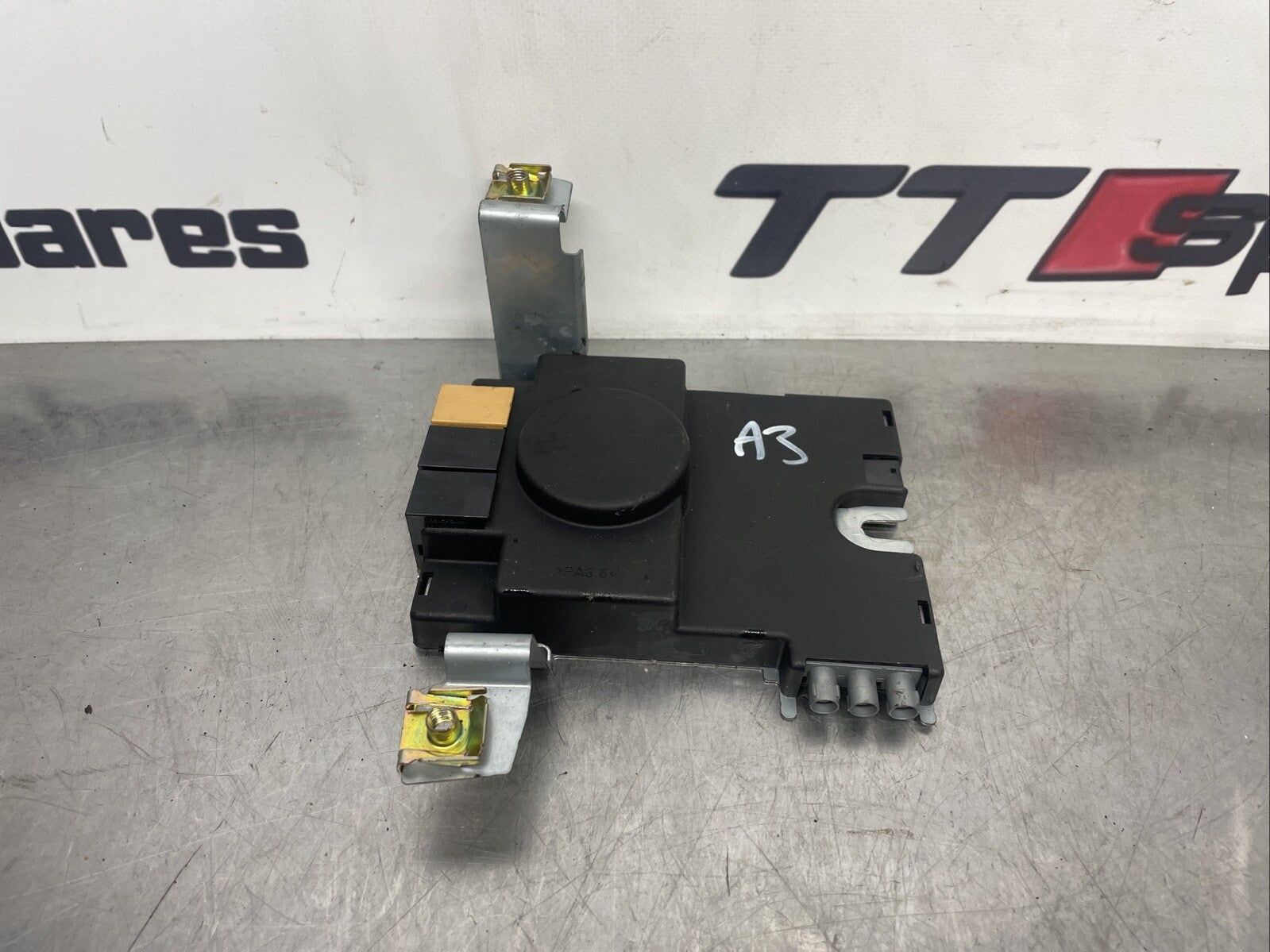 8P3035225 2008 AUDI A3 8P AERIAL ANTENNA AMPLIFIER 