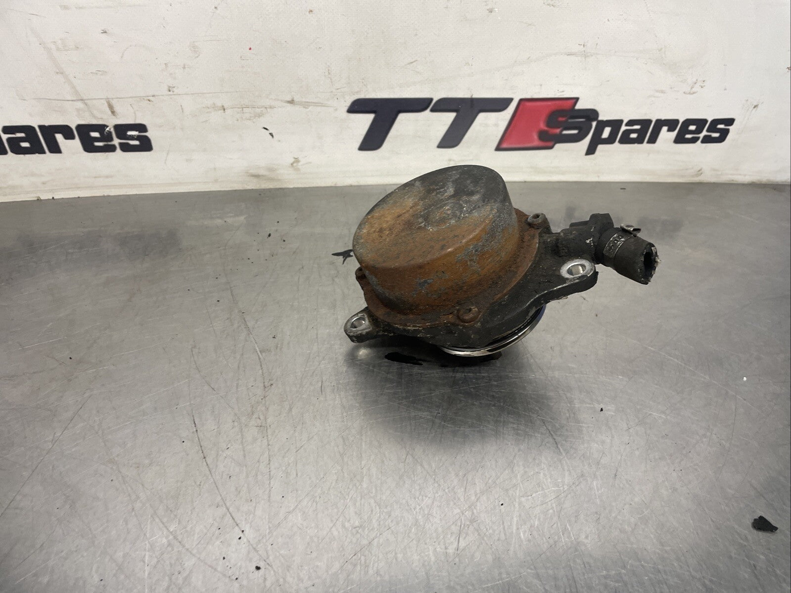BMW X3 2005 Brake Vacuum Pump 700437012, 7.00437.012 11667791232