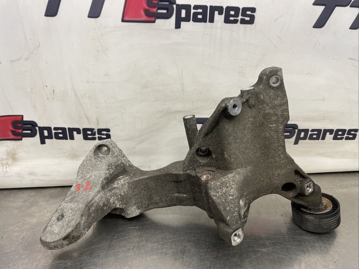 VW GOLF R32 3.2 ALTERNATOR BRACKET AIR CON BRACKET 022260089M 05~10⚡RAPID POST⚡