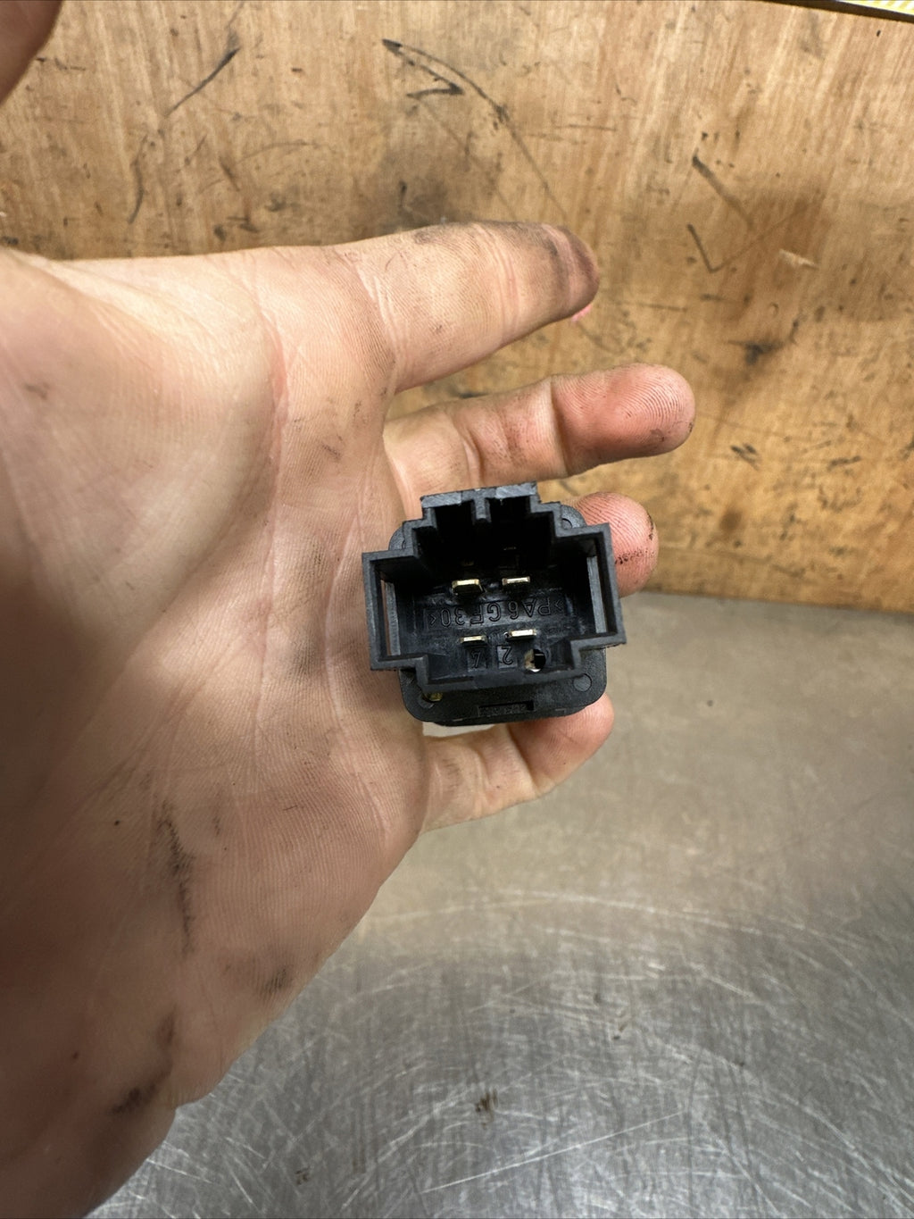 3B0959833A Mk4 Volkswagen Golf Fuel Flap Release Button