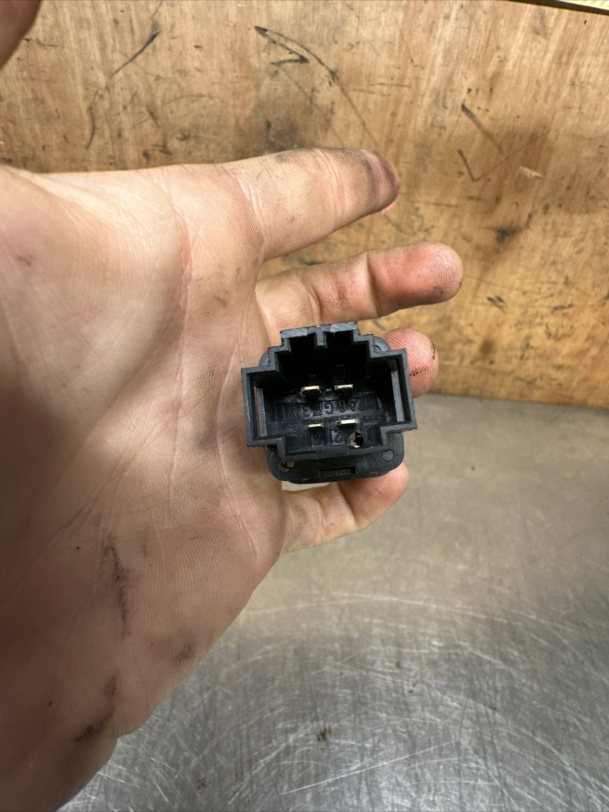 3B0959833A Mk4 Volkswagen Golf Fuel Flap Release Button