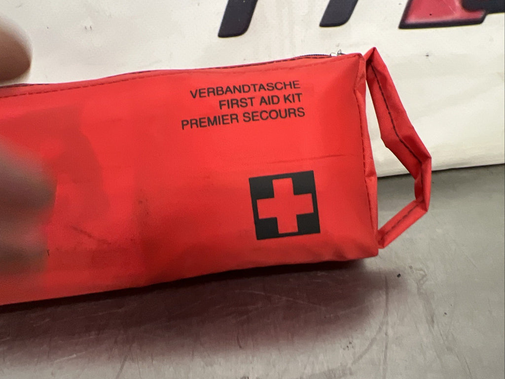 AUDI TT MK1 FIRST AID KIT 8N0860282 COUPE 8N 1999-2005 QUATTRO FREE SHIPPING