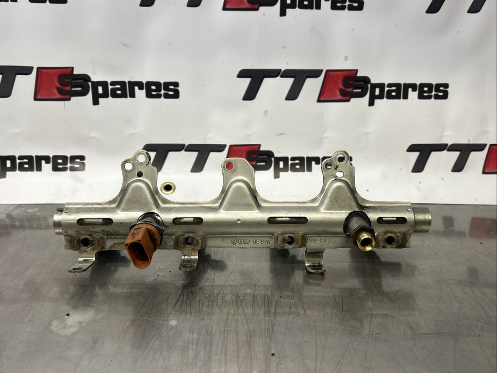 10-14 AUDI TT MK2 8J 2.0 TFSI PETROL FUEL RAIL/INJECTORS 06J133036AB/06J133317M