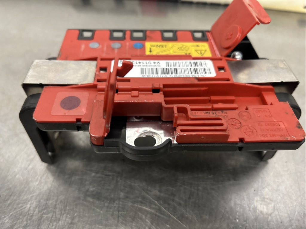 BMW X5 2010-13 M19112215  911413505 FUSE BOX
