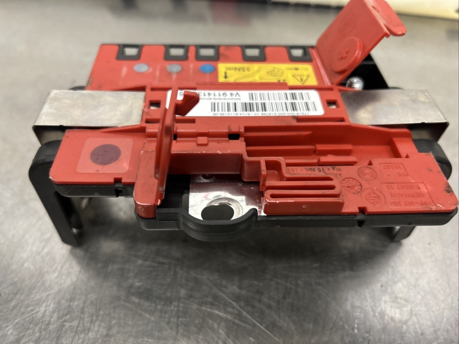 BMW X5 2010-13 M19112215  911413505 FUSE BOX