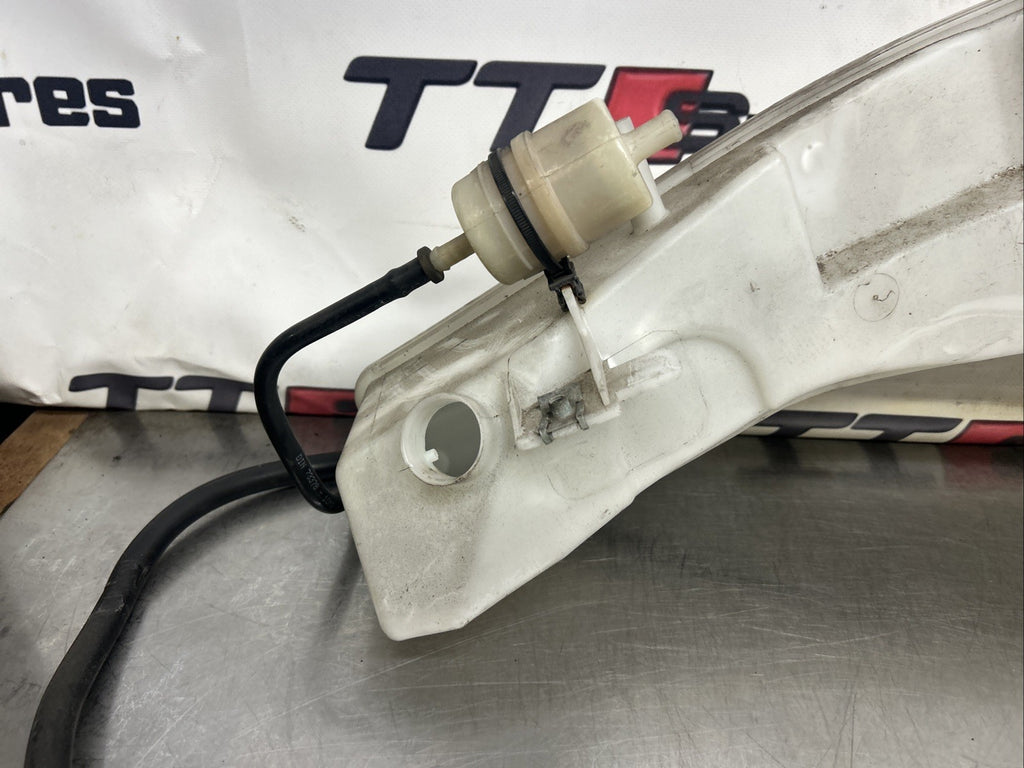 BMW  X5 X6 E70 E71 Headlight Windscreen Washer Bottle Reservoir and Pump 7190998