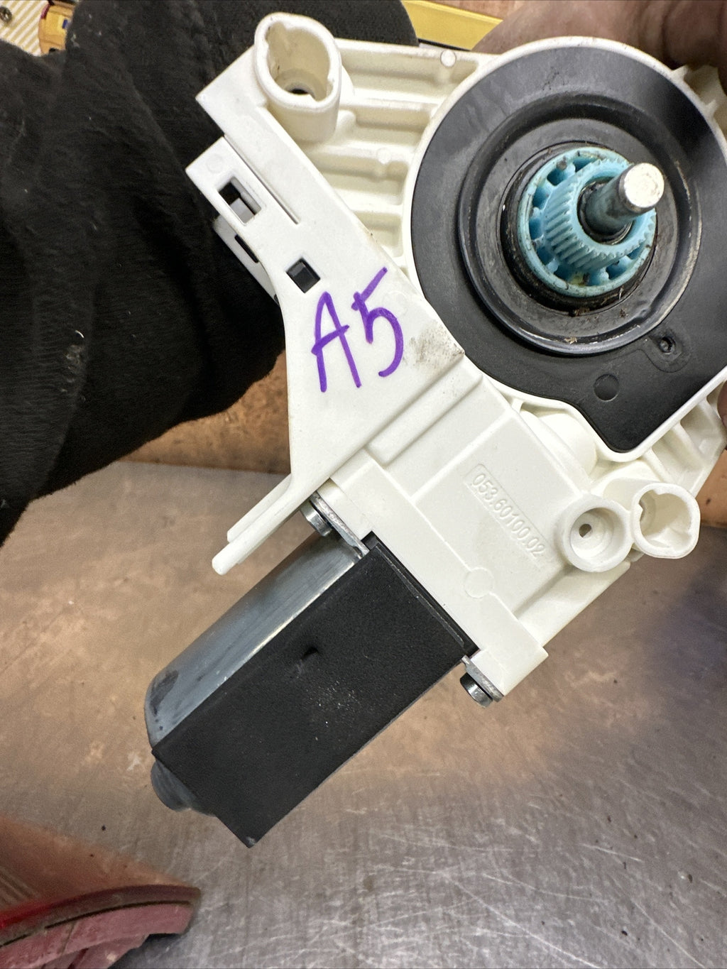 Audi A5 2007-2012 Genuine Front Left Window Motor 8T0959801B #171