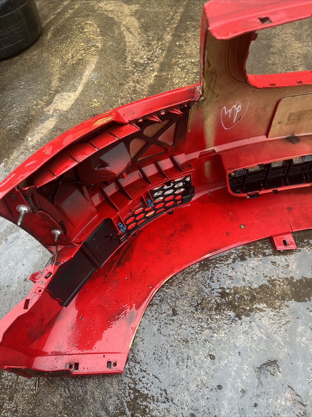 AUDI TT 8n mk1 3.2 V6 COMPLETE FRONT BUMPER + LOWER GRILLS WASHER JETS RED