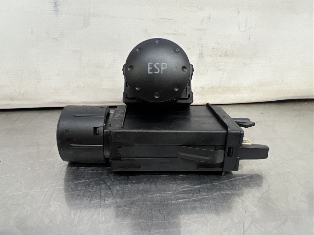 Audi TT Mk1 98-06 ESP switch 8n0927134 3 Months Warranty   Genuine