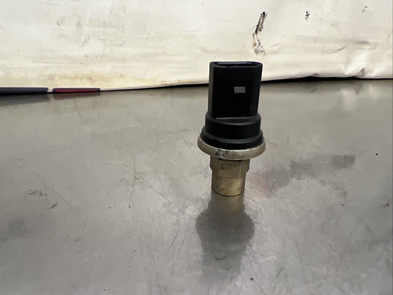 Audi TT 8N, A3 8L, Golf MK4 Air Conditioning Pressure Sensor (1J0959126)