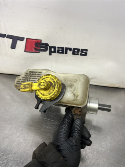 AUDI TT MK1 Brake Master Cylinder and Reservoir Tank 0204221731