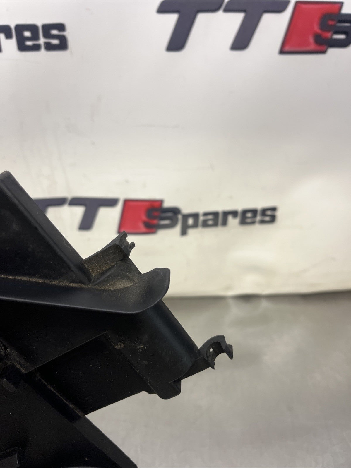 OEM Audi TT Mk1 Battery Fuse Holder Tray Cover*Engine Bay*8N7937557*CONVERTIBLE*