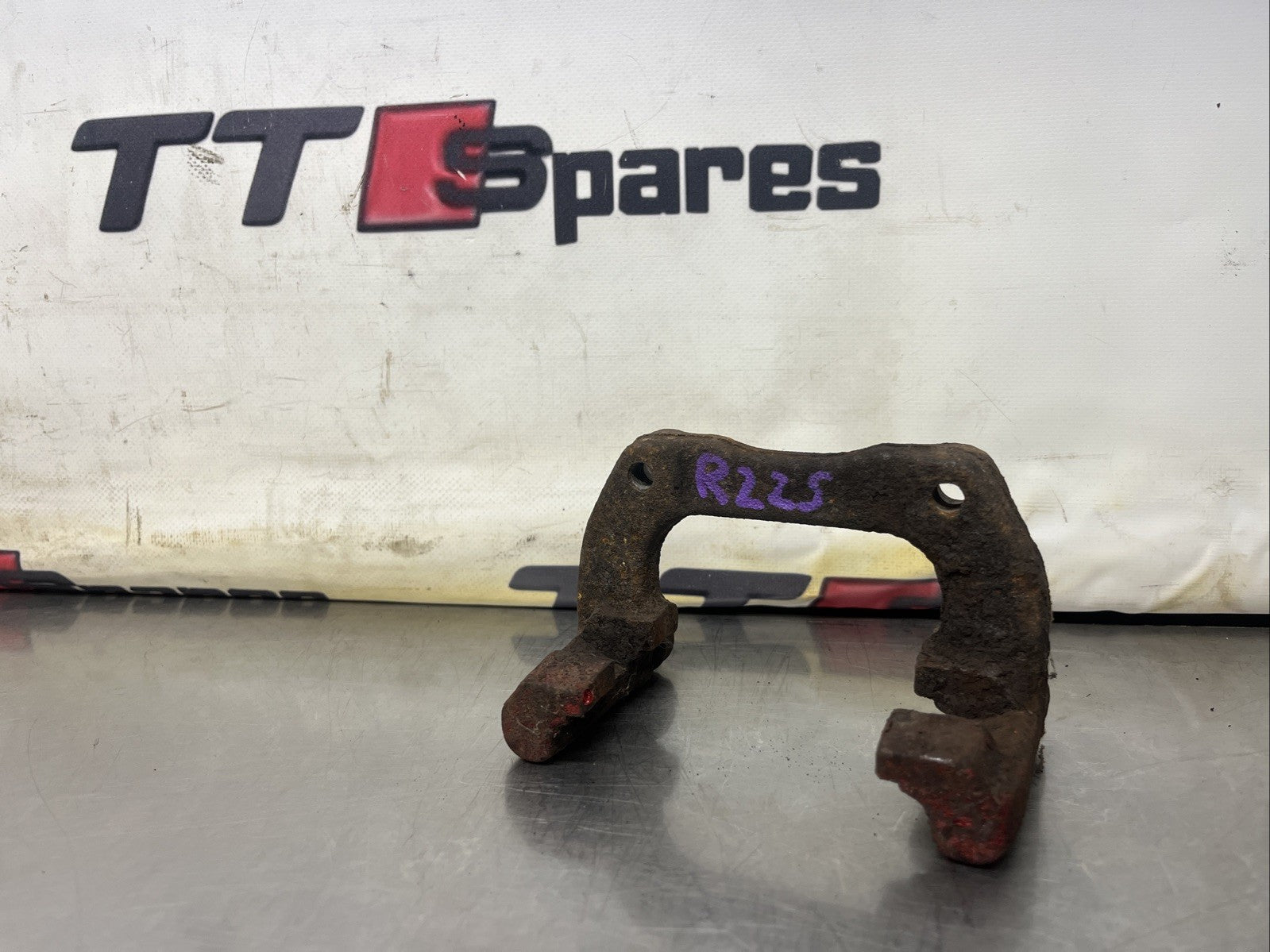 AUDI TT MK1 8N 225 3.2 REAR BRAKE CALIPER CARRIER VENTED 256MM
