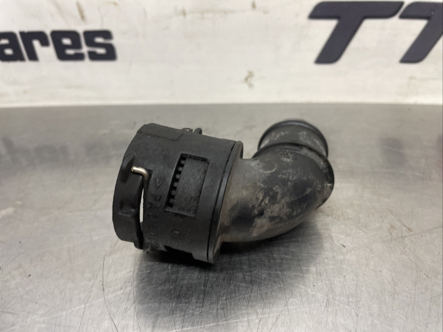 Coolant Flange For Audi A3 Q3 Seat ALTEA ARONA LEON TOLEDO 1K0122073l