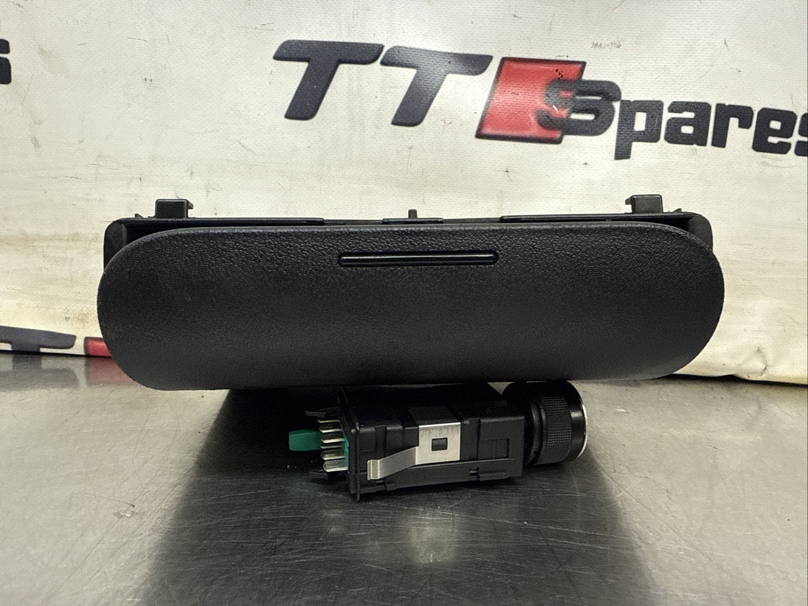 AUDI TT 1999-2006 Mk1 (8N) Black Ashtray Cigarette Lighter 8N0857951A Works A1