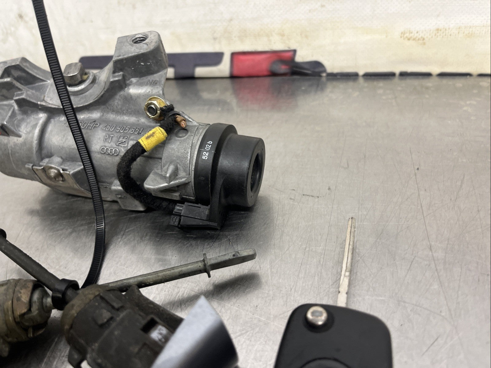 Audi TT 8N Mk1 Door Lock Ignition Barrel Lock and Keys 8N7800375K