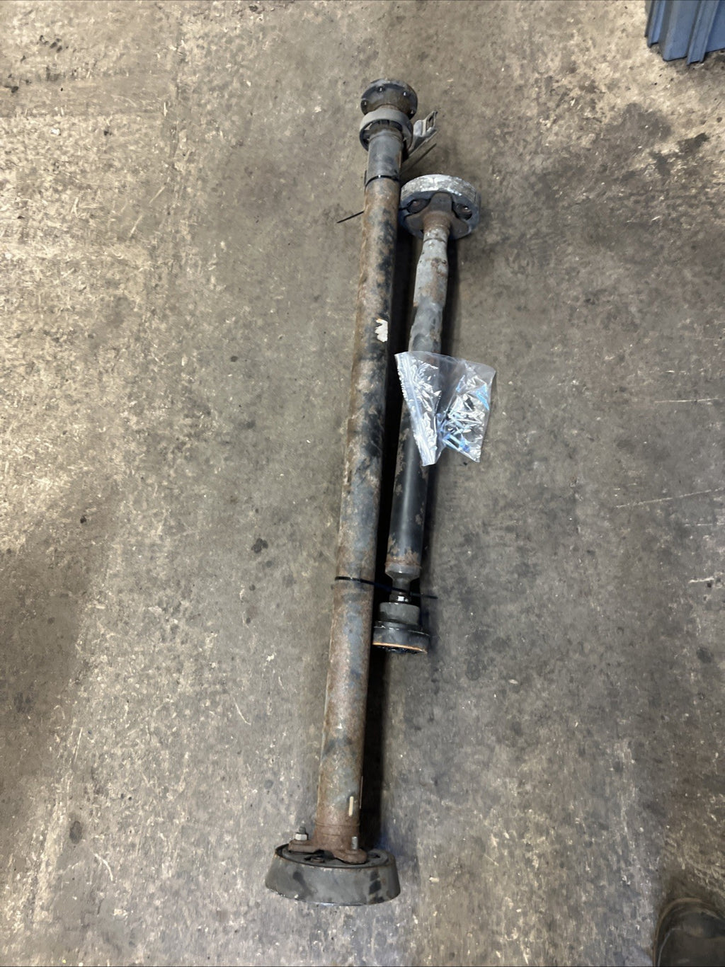 AUDI TT Mk1 8N 1.8T *1999-2006* GENUINE 6-SPEED COMPLETE PROPSHAFT